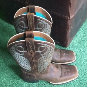 Ariat Woman’s Cowgirl/Cowboy Boots